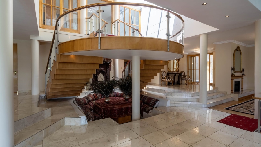 7 Bedroom Property for Sale in Constantia Western Cape